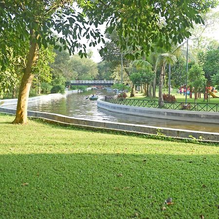 Sarah Resort Gazipur Luaran gambar
