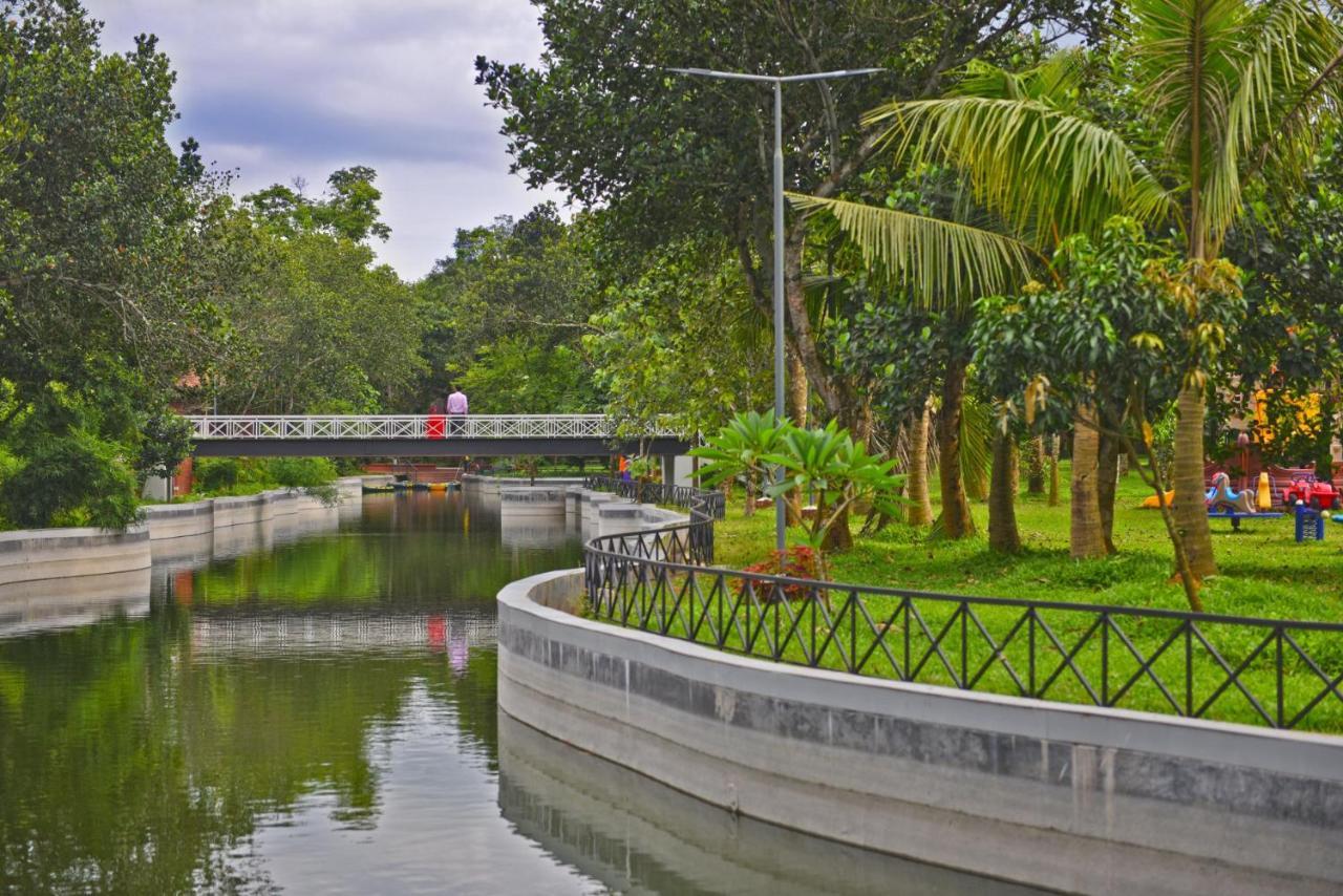 Sarah Resort Gazipur Luaran gambar