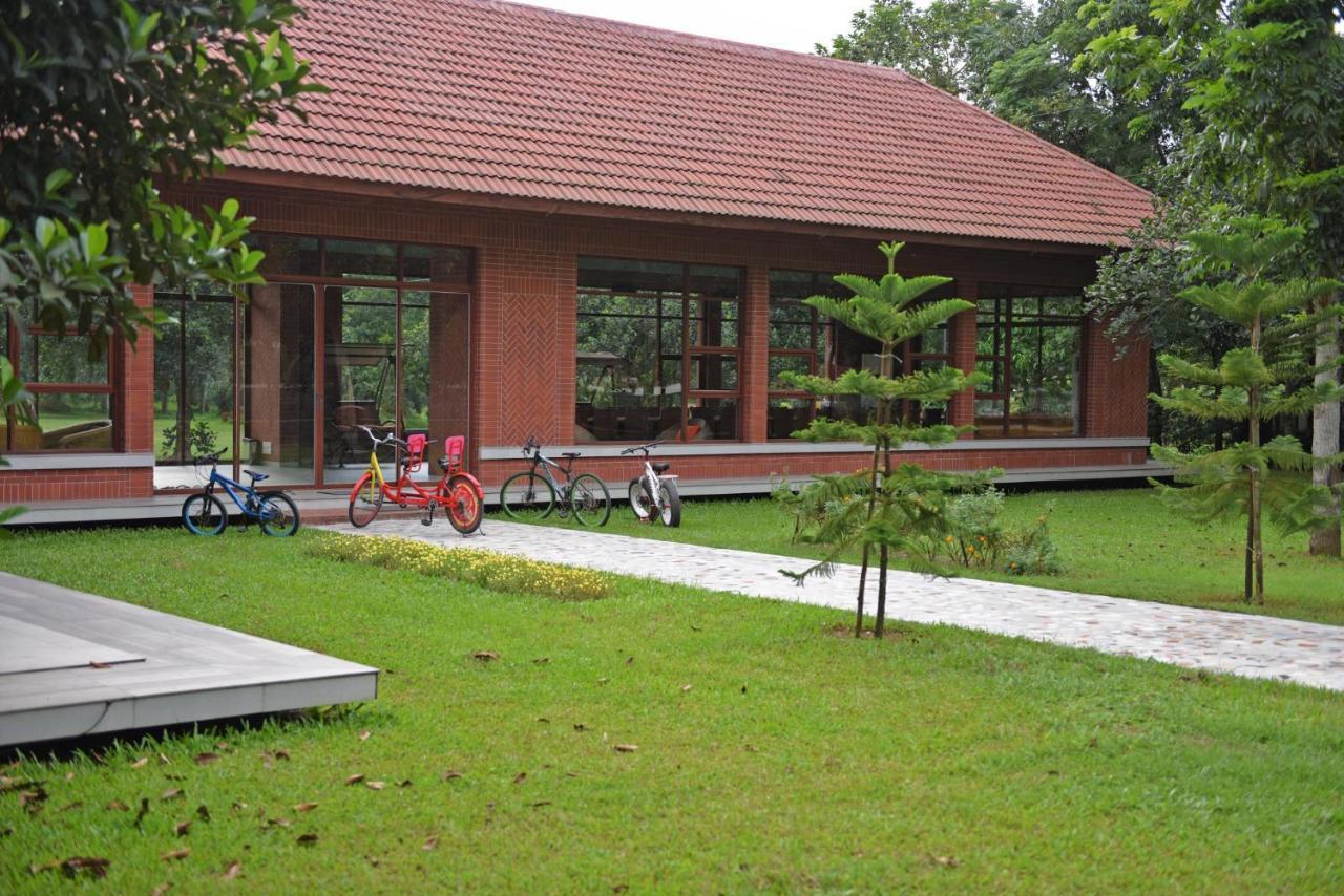 Sarah Resort Gazipur Luaran gambar