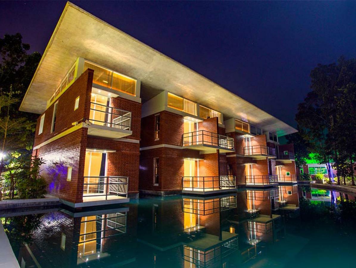Sarah Resort Gazipur Luaran gambar