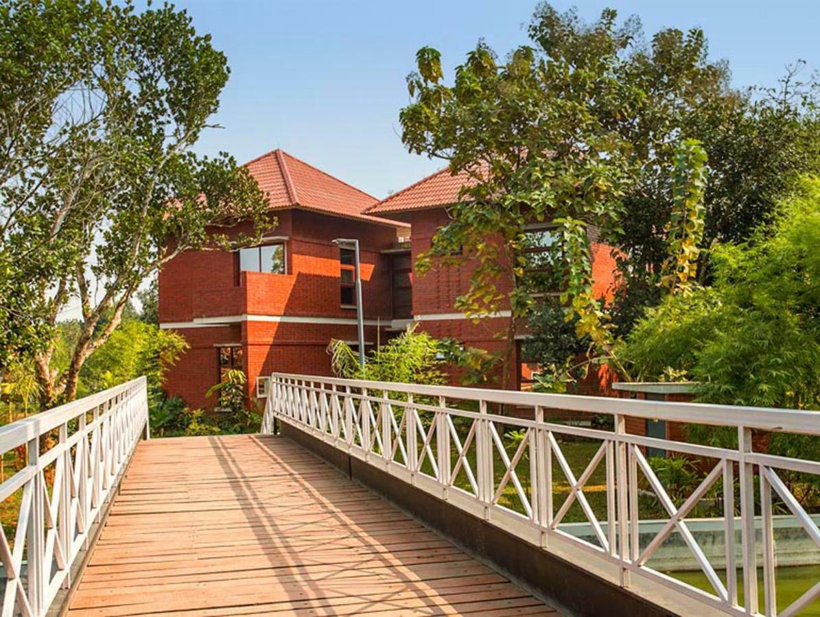 Sarah Resort Gazipur Luaran gambar