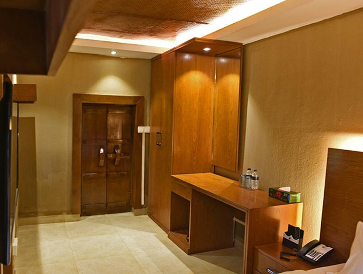 Sarah Resort Gazipur Luaran gambar