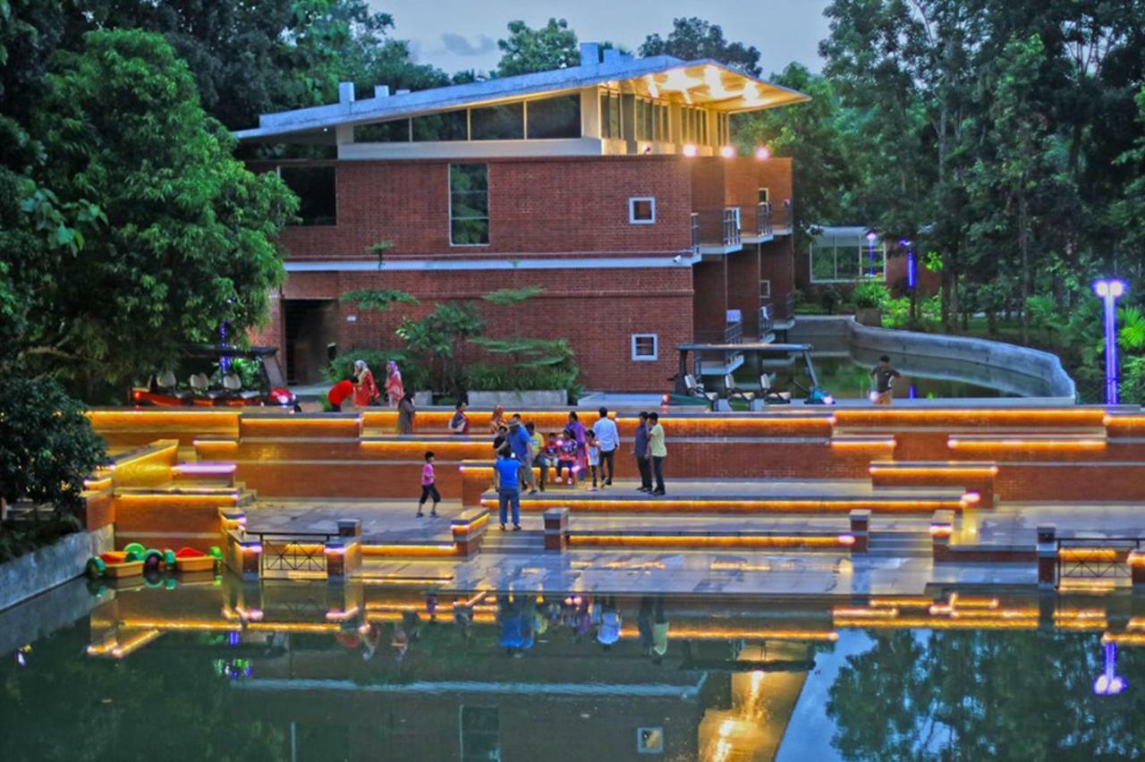 Sarah Resort Gazipur Luaran gambar